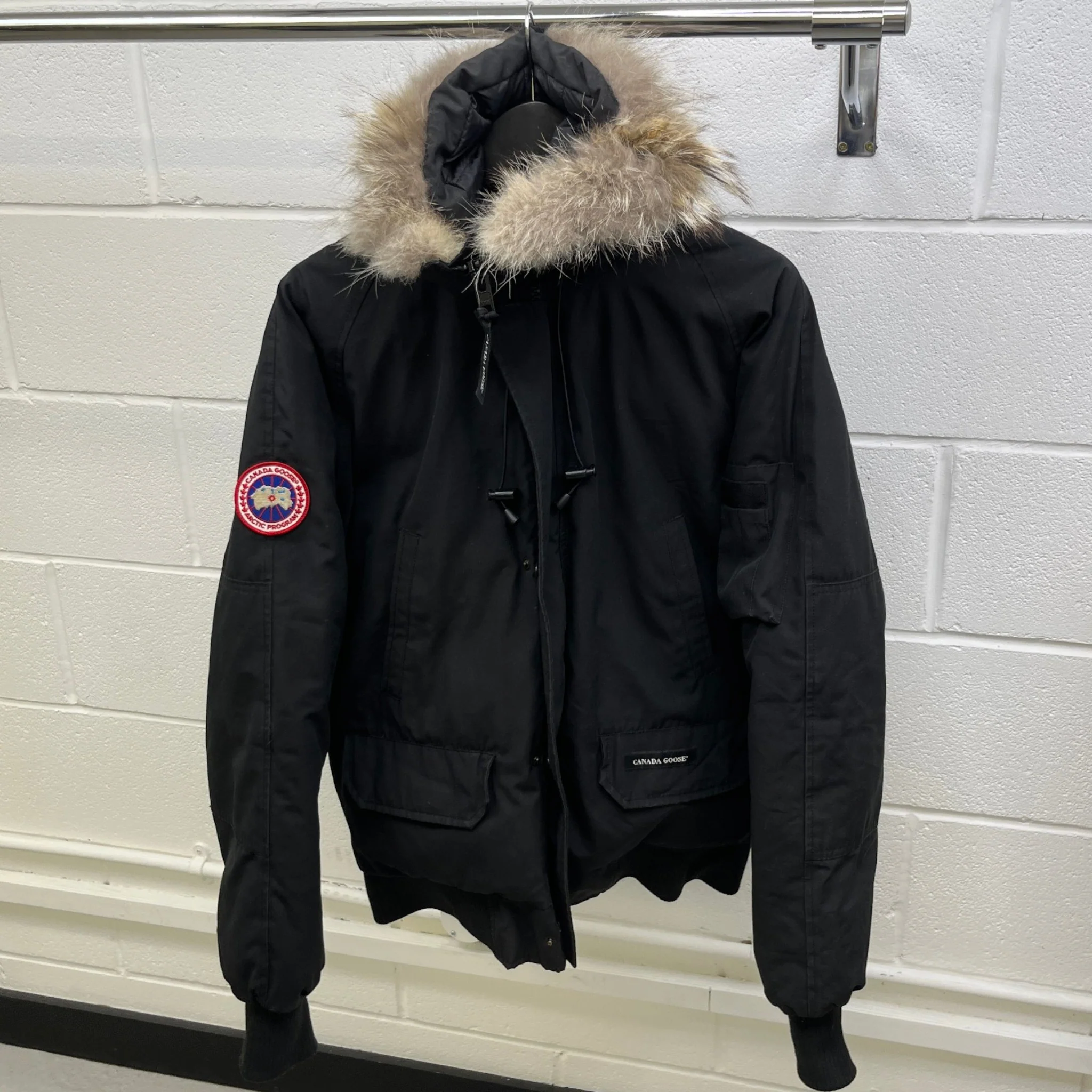 Men's Chilliwack Down Jacket Black Size M - Image 8