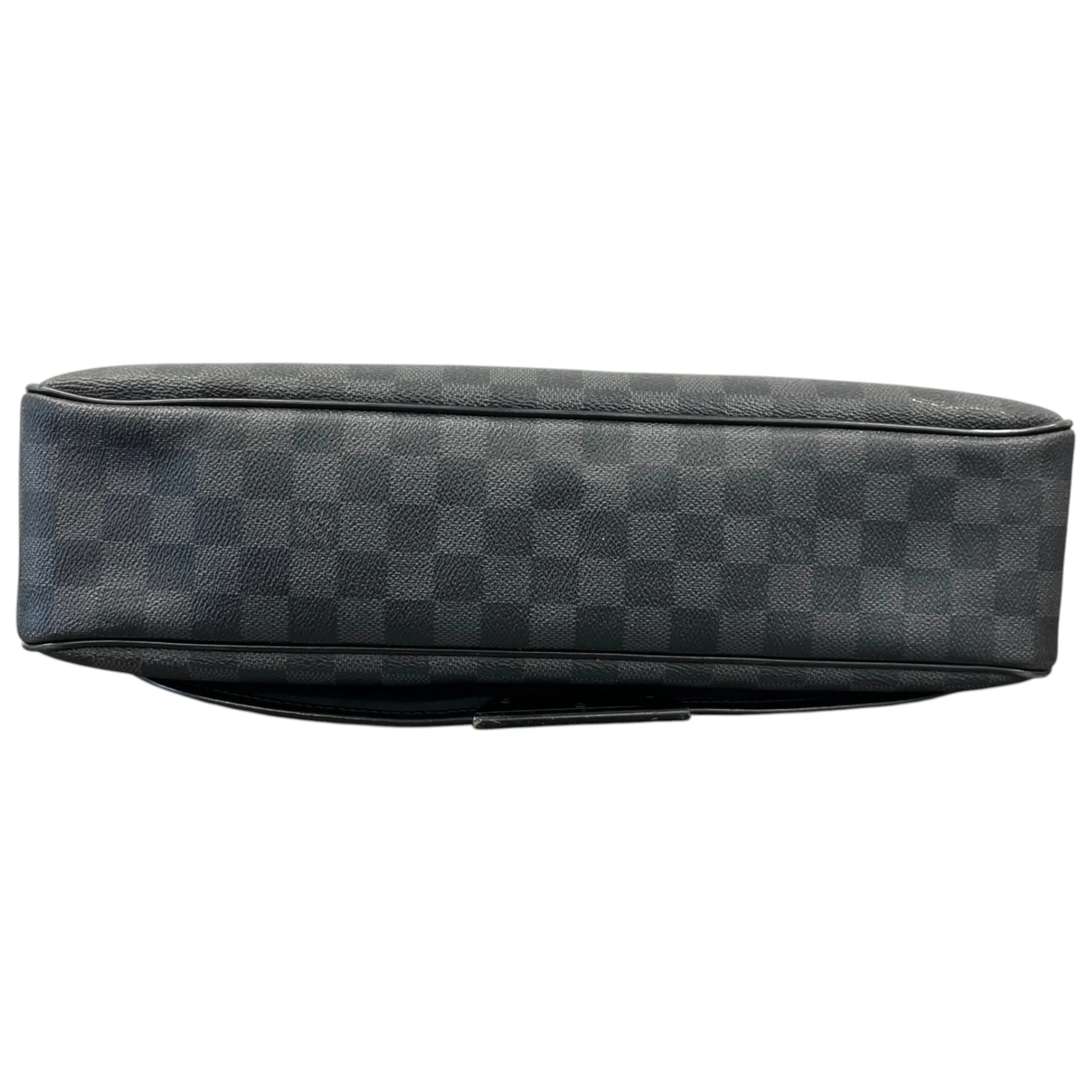 Men's Damier Graphite Daniel Mm Messenger Bag Black - Image 7