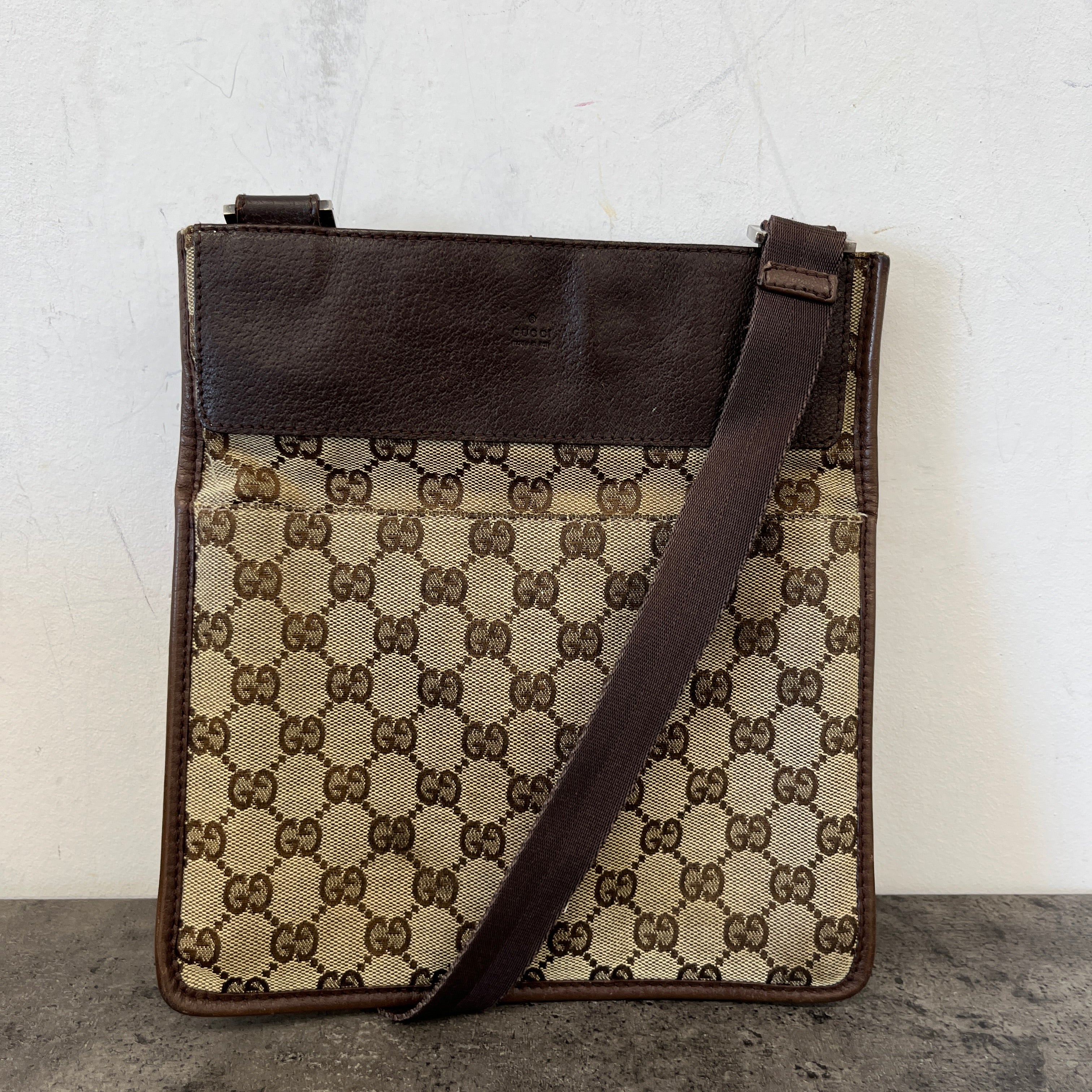 Men's Gg Supreme Messenger Bag Beige - Image 9