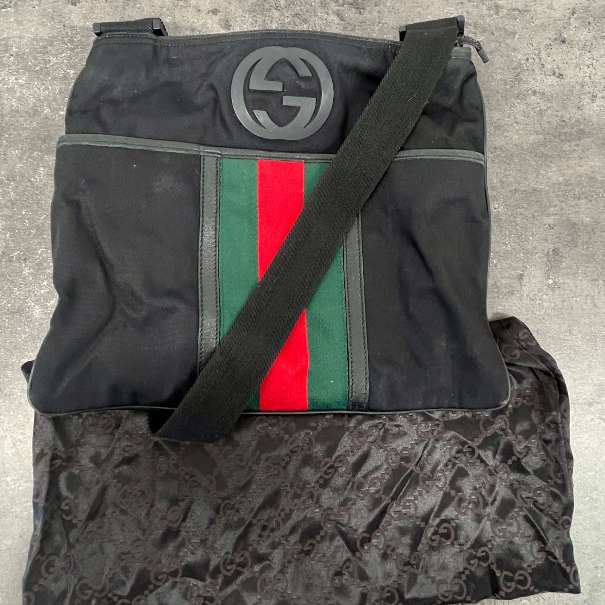 Men's Interlocking G Web Crossbody Bag Black - Image 10