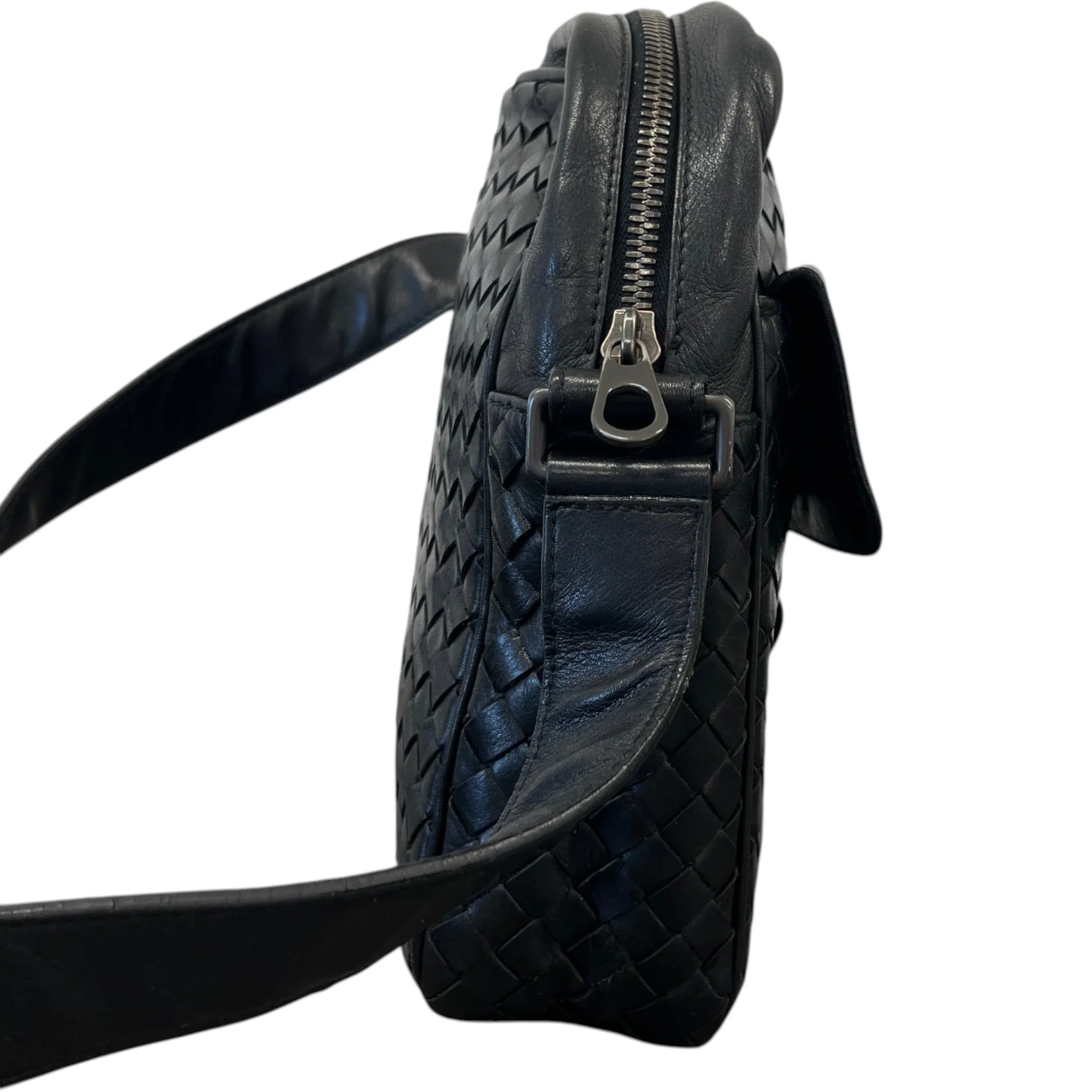 Men's Intrecciato Messenger Bag Black - Image 6