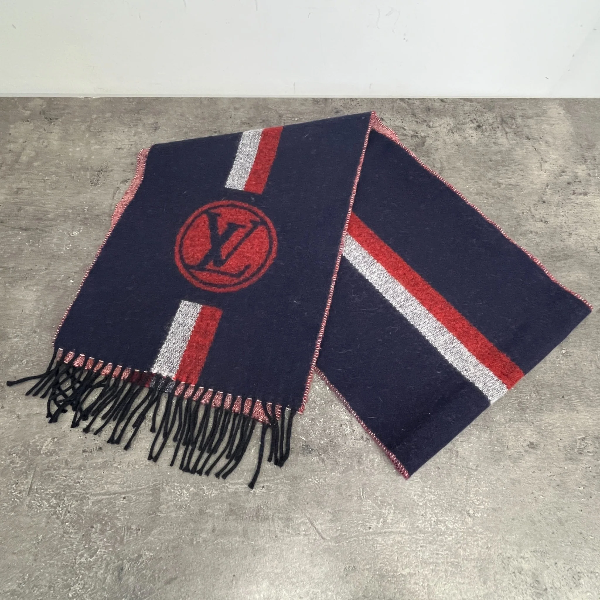 Men's Lv Scarf Navy - Image 8