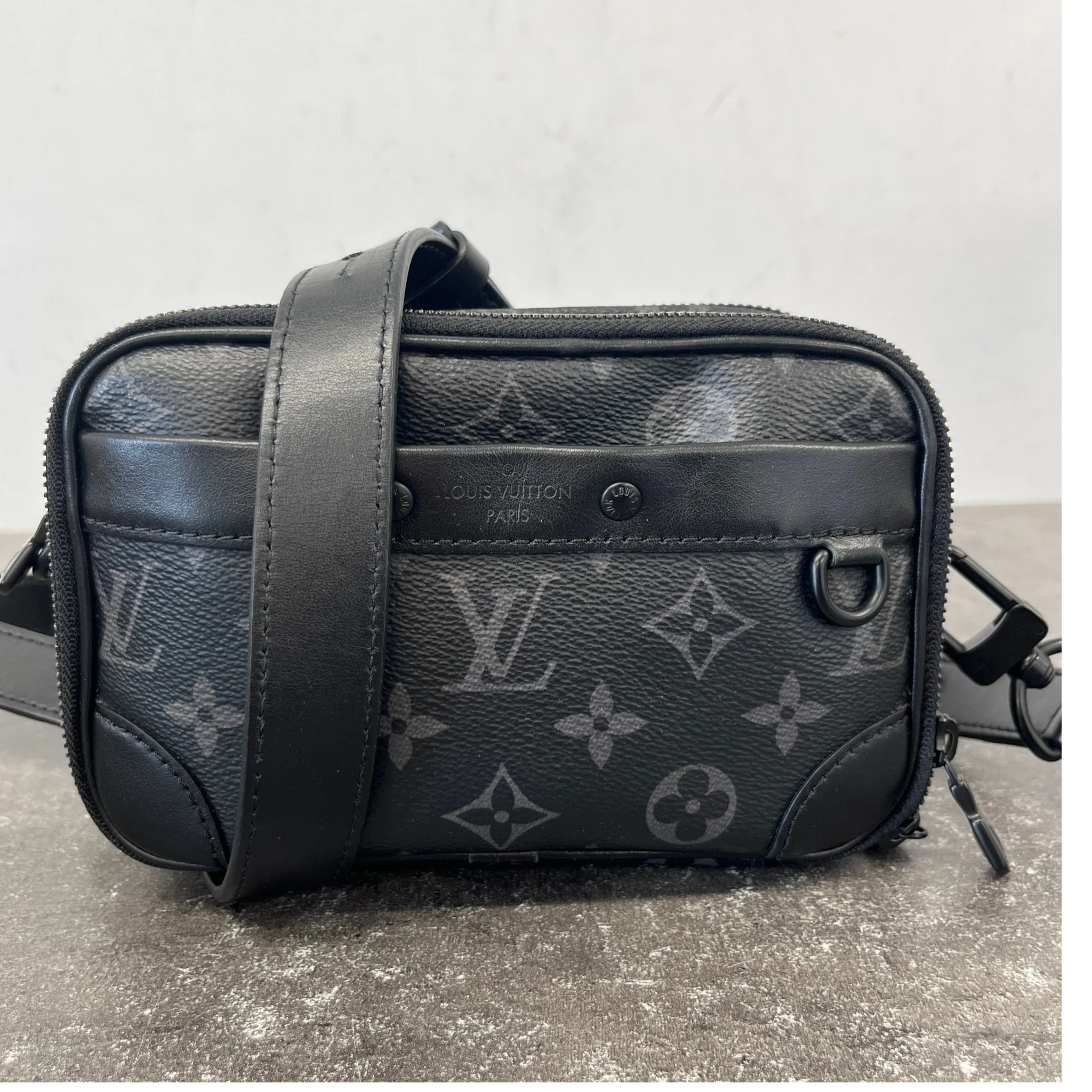Men's Monogram Eclipse Alpha Messenger Bag Bag Black - Image 12