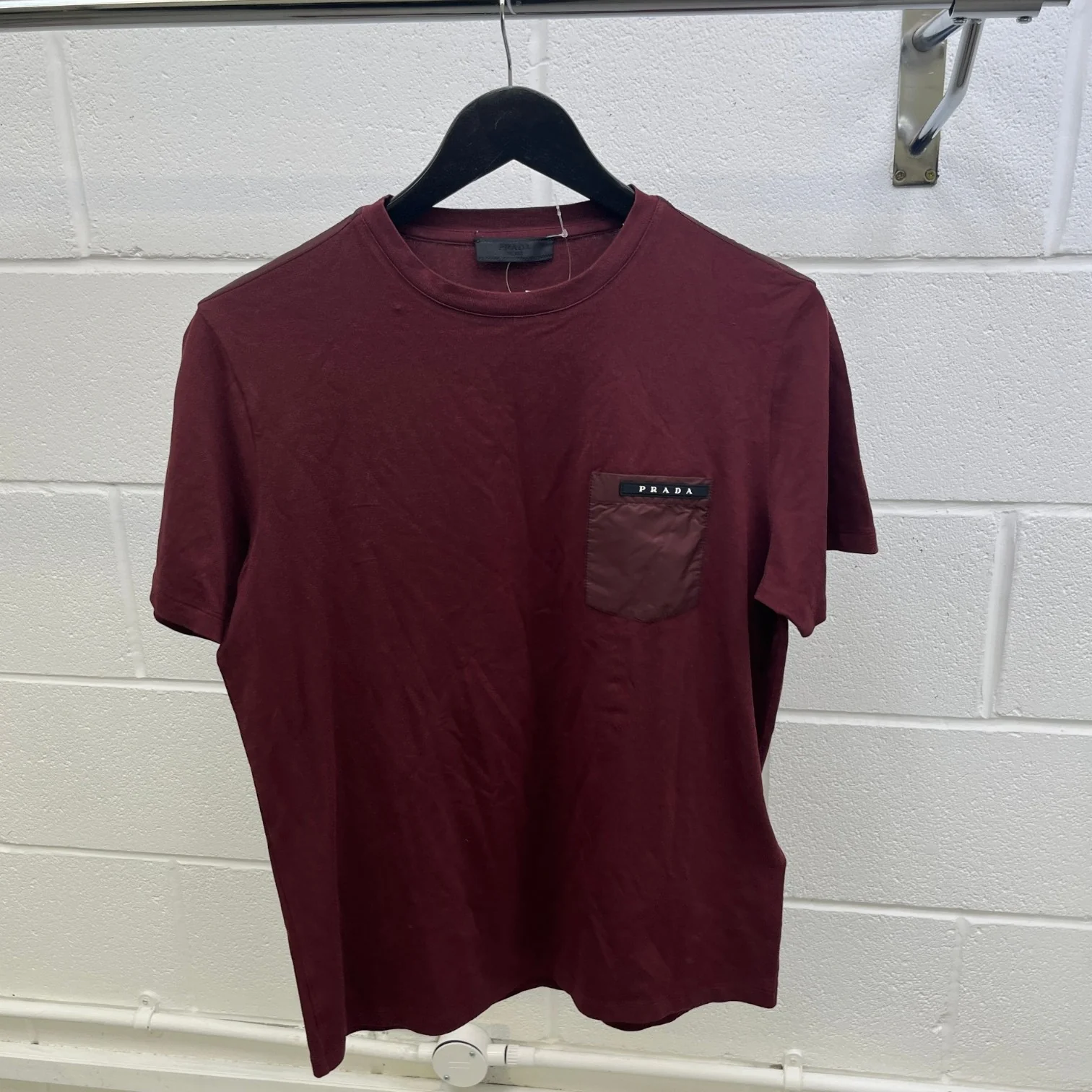 Men's Plaque Logo T-Shirt Burgundy Size M - Image 8