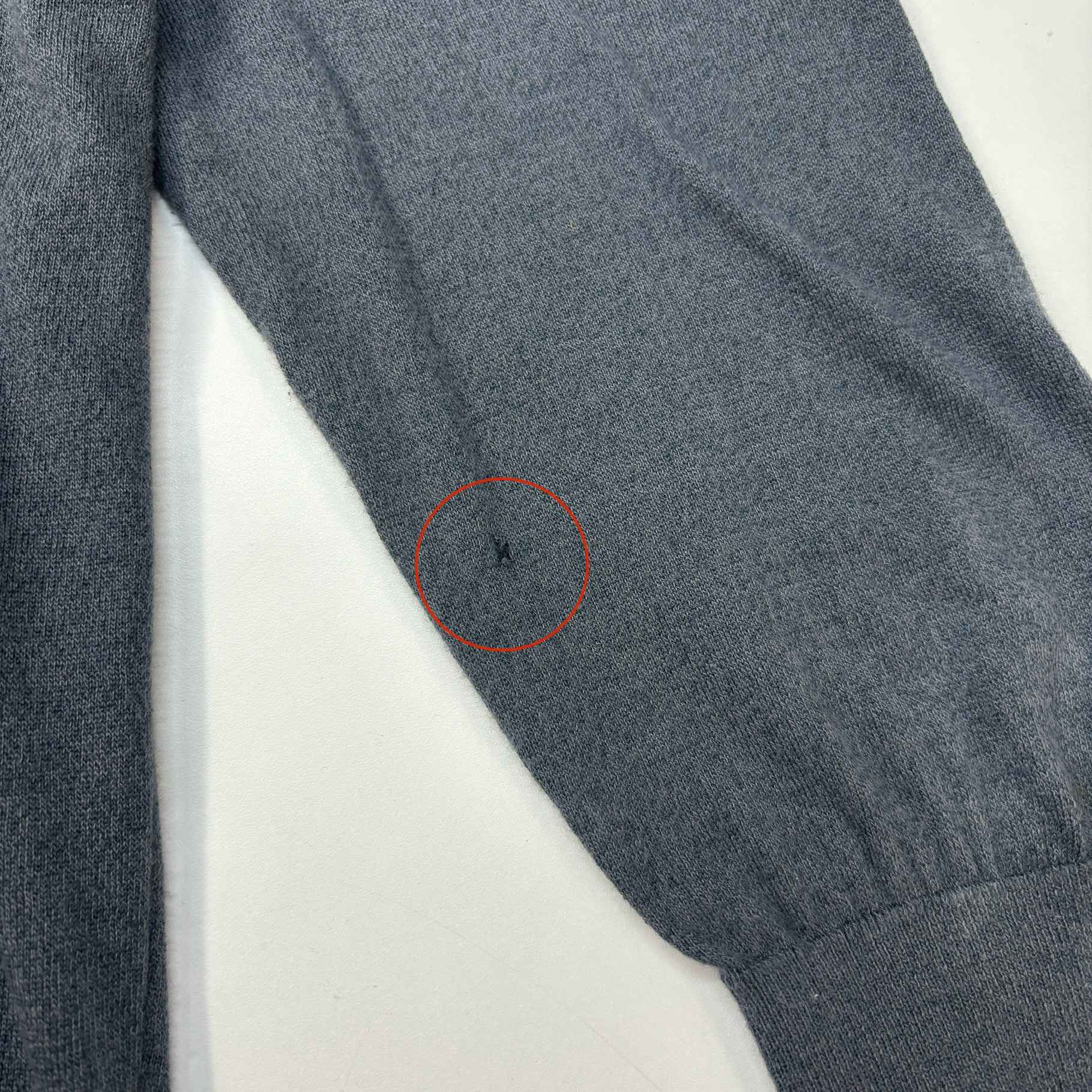 Men's V Neck Jumper Grey Size L - Image 9