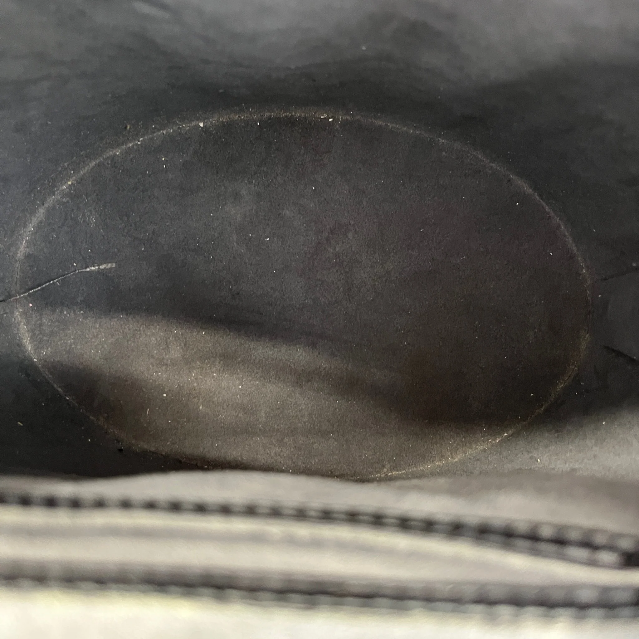 Women's Epi Cluny Shoulder Bag Black - Image 11