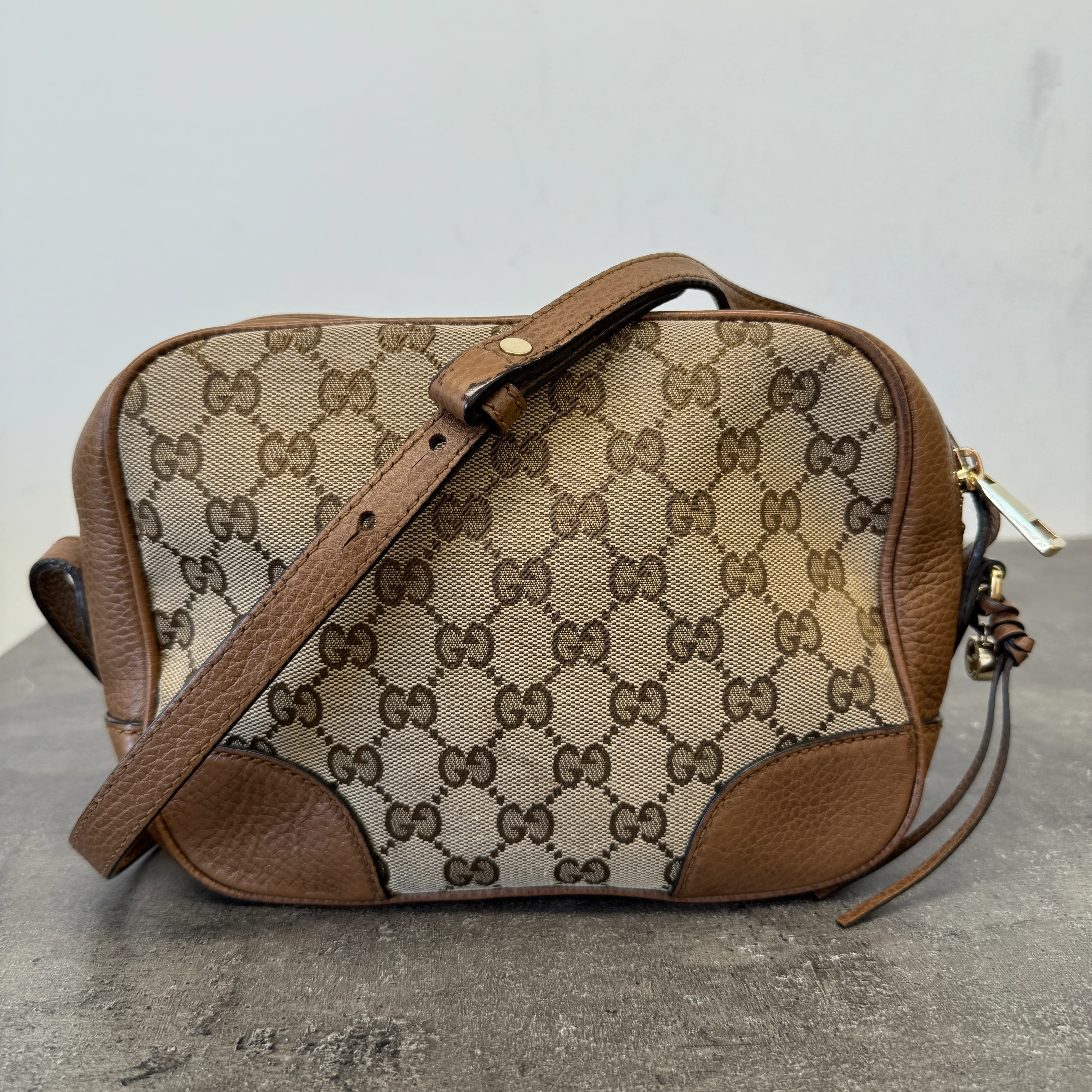 Women's Gg Supreme Camera Bag Beige - Image 12