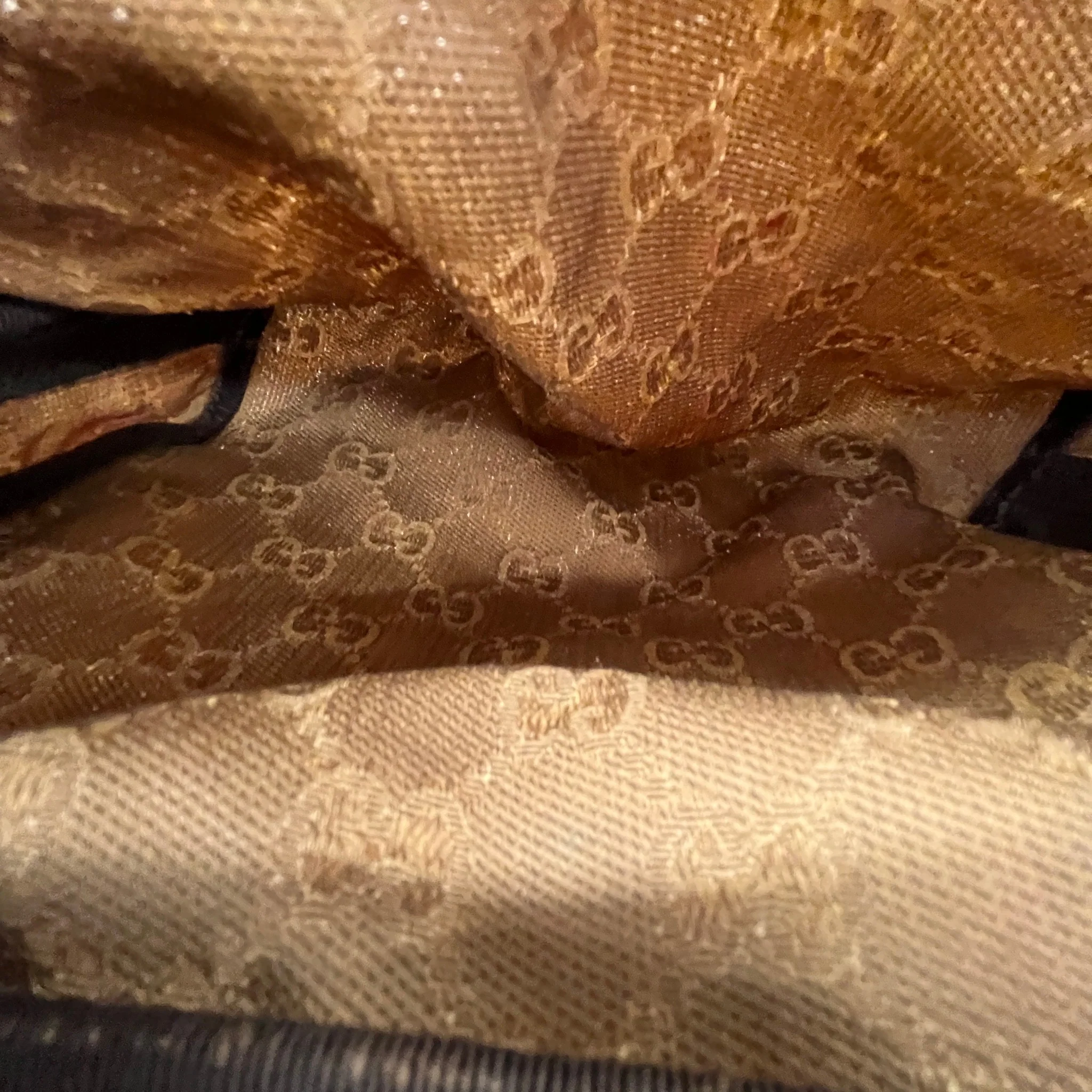 Women's Gg Supreme Pouch Beige - Image 10