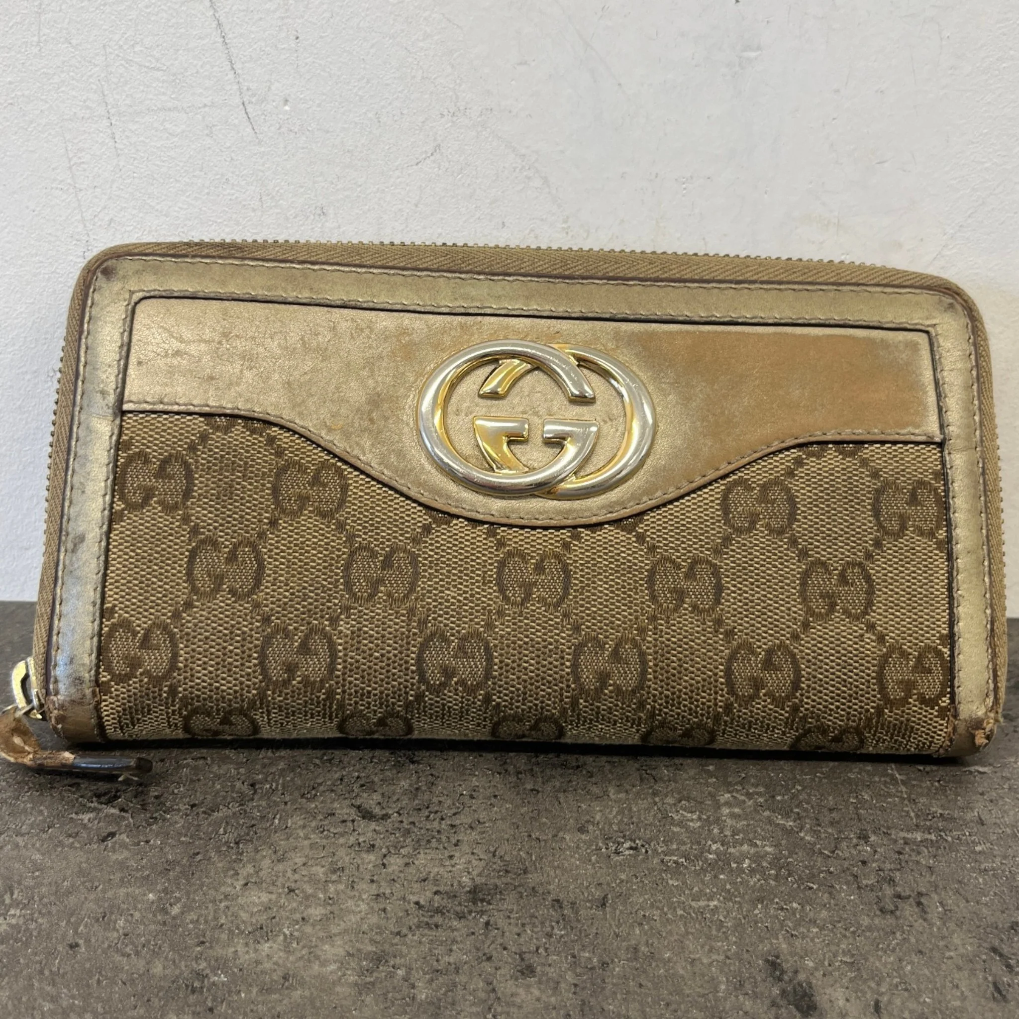 Women's Gg Supreme Purse Gold - Image 11