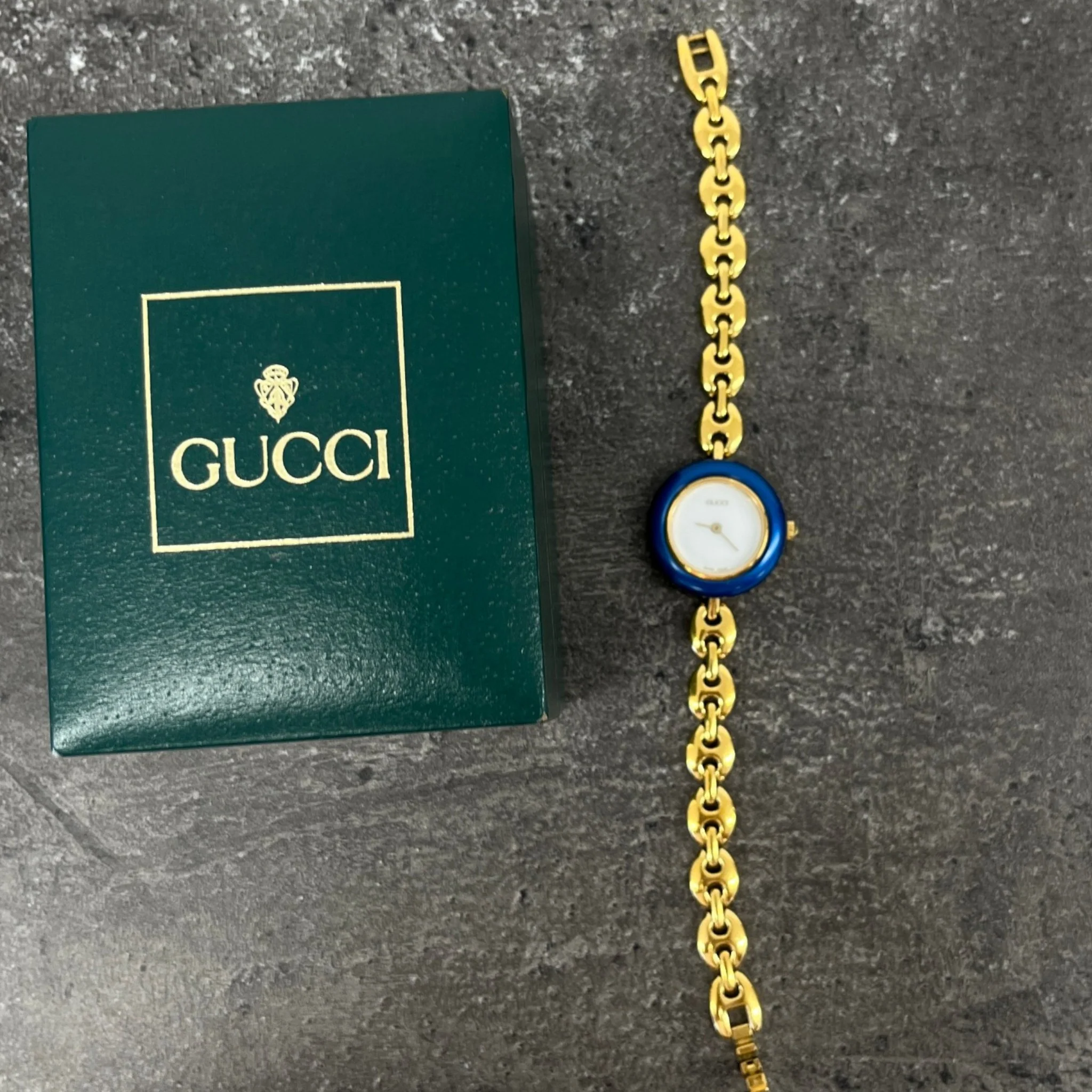 Women's Interchangeable Bezel Watch Gold - Image 9