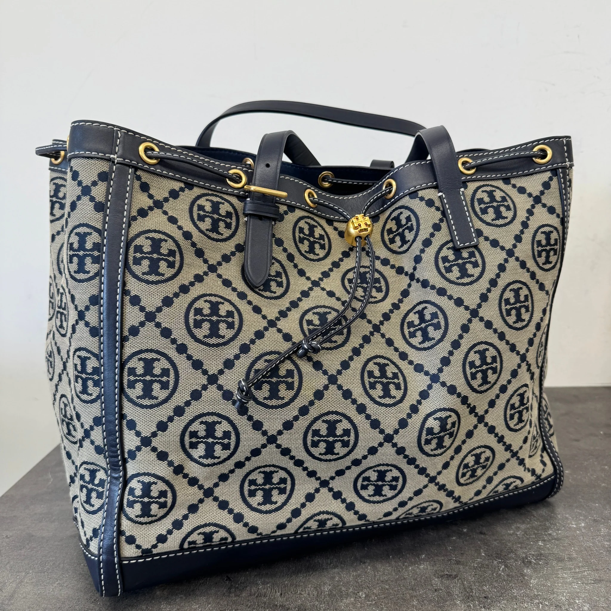 Women's Large T Monogram Tote Bag Navy - Image 10