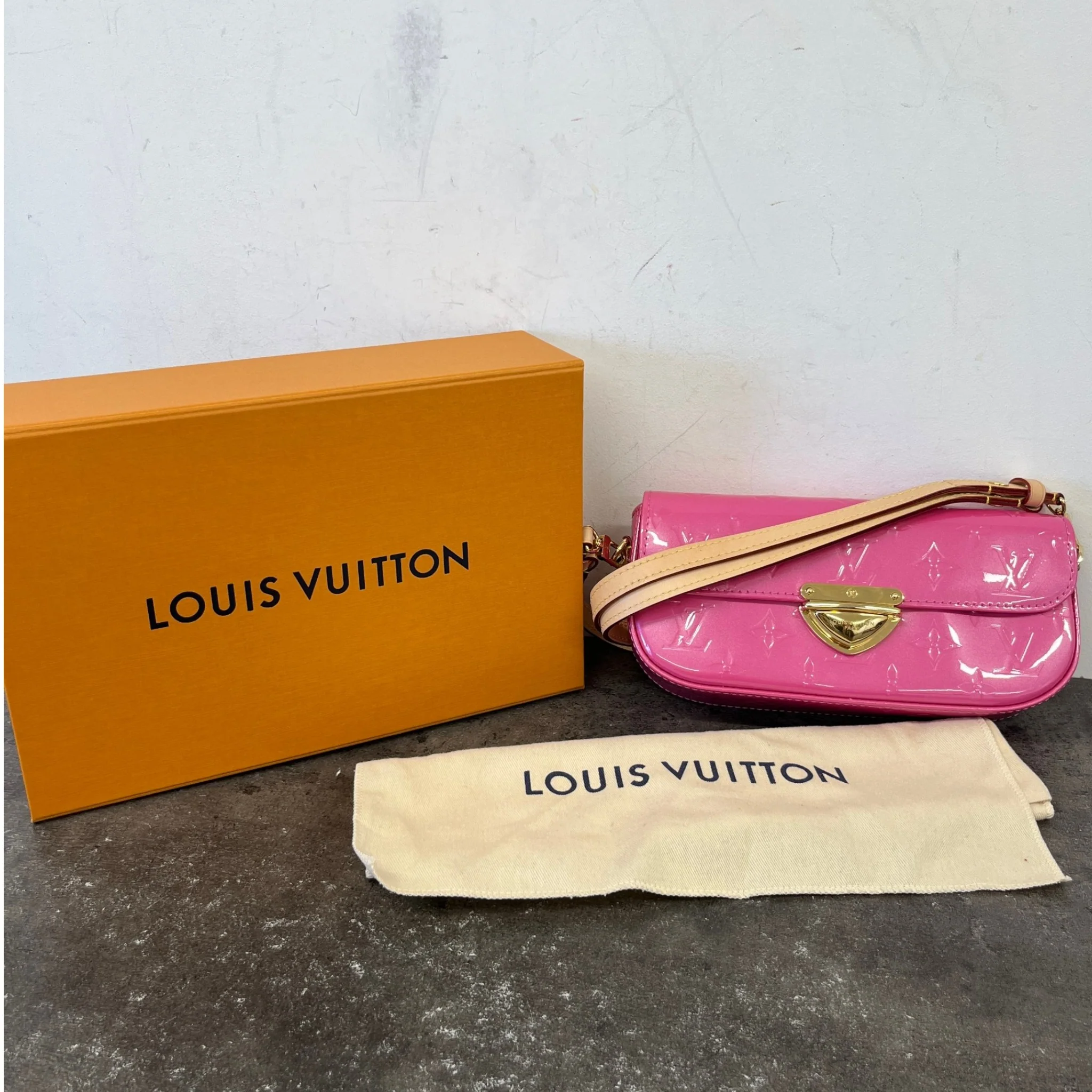 Women's Malibu Pochette Handbag Pink - Image 13