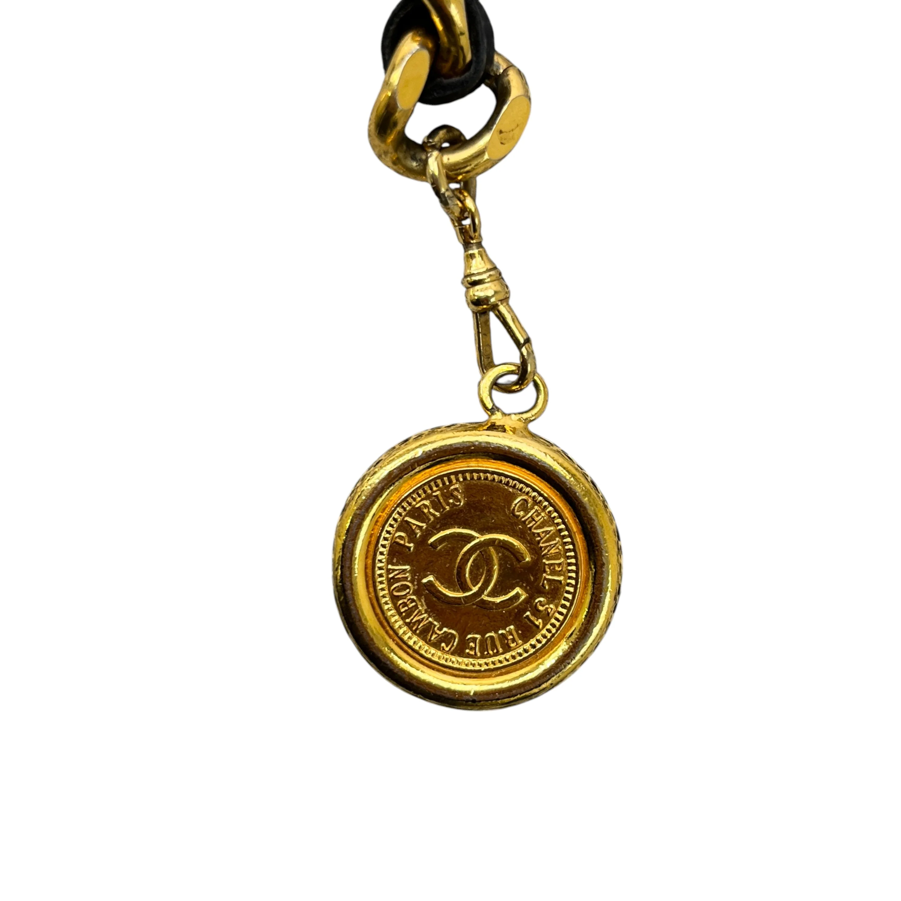 Women's Medallion Chain Belt Gold - Image 3