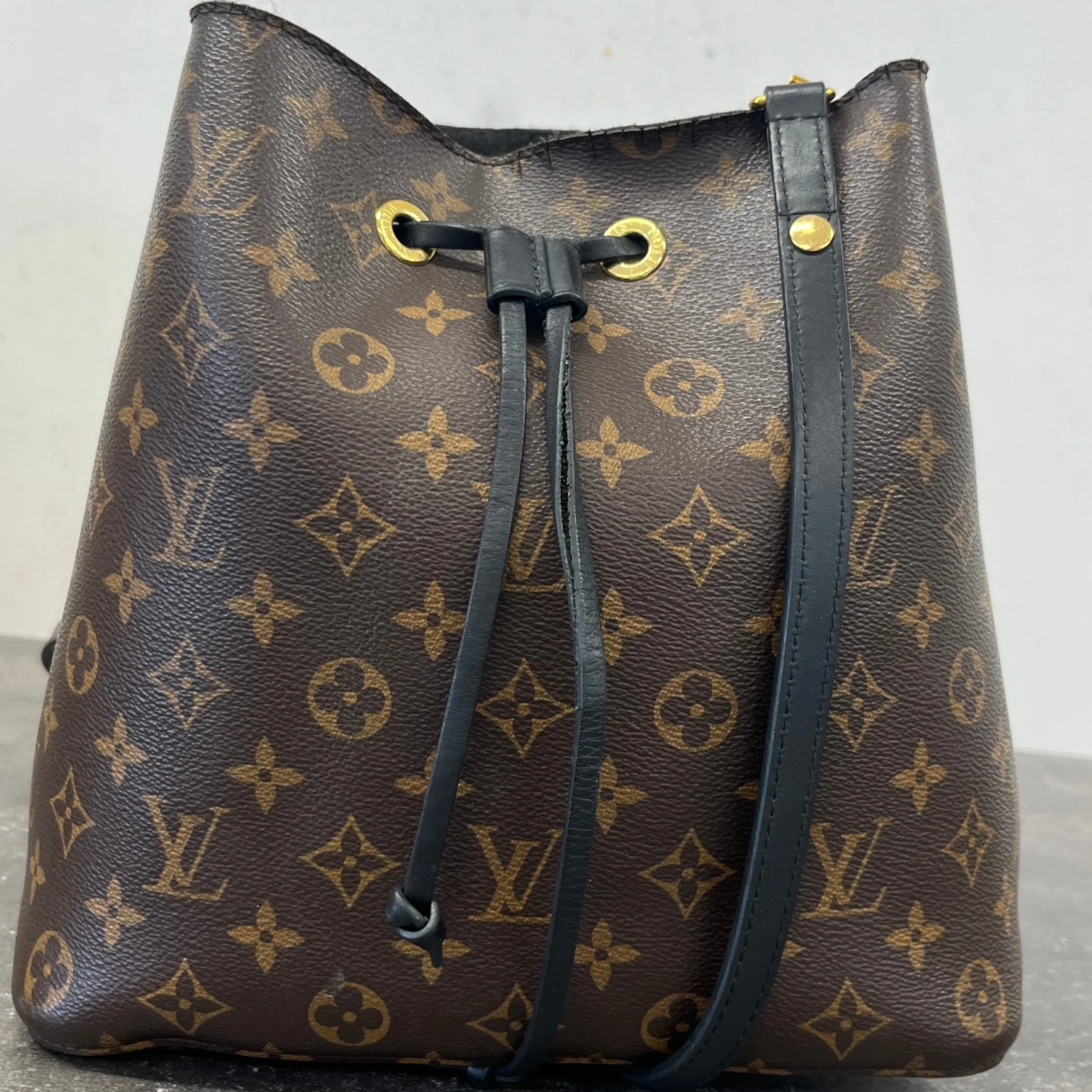 Women's Monogram Néonoé Bucket Bag Brown - Image 13