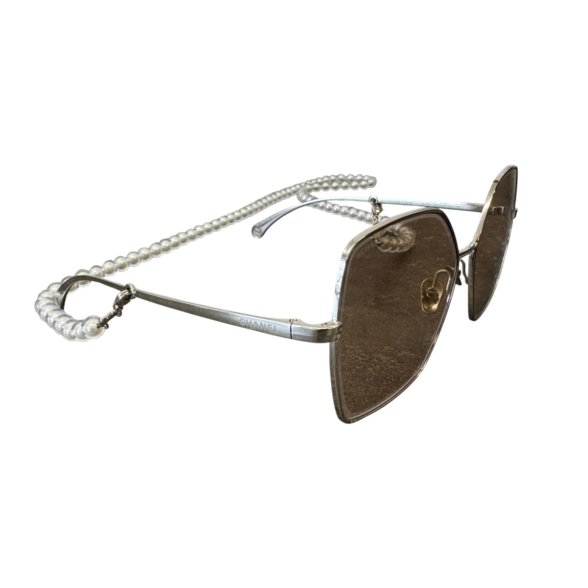 Women's Pearl Chain 4262 Sunglasses Silver - Image 3