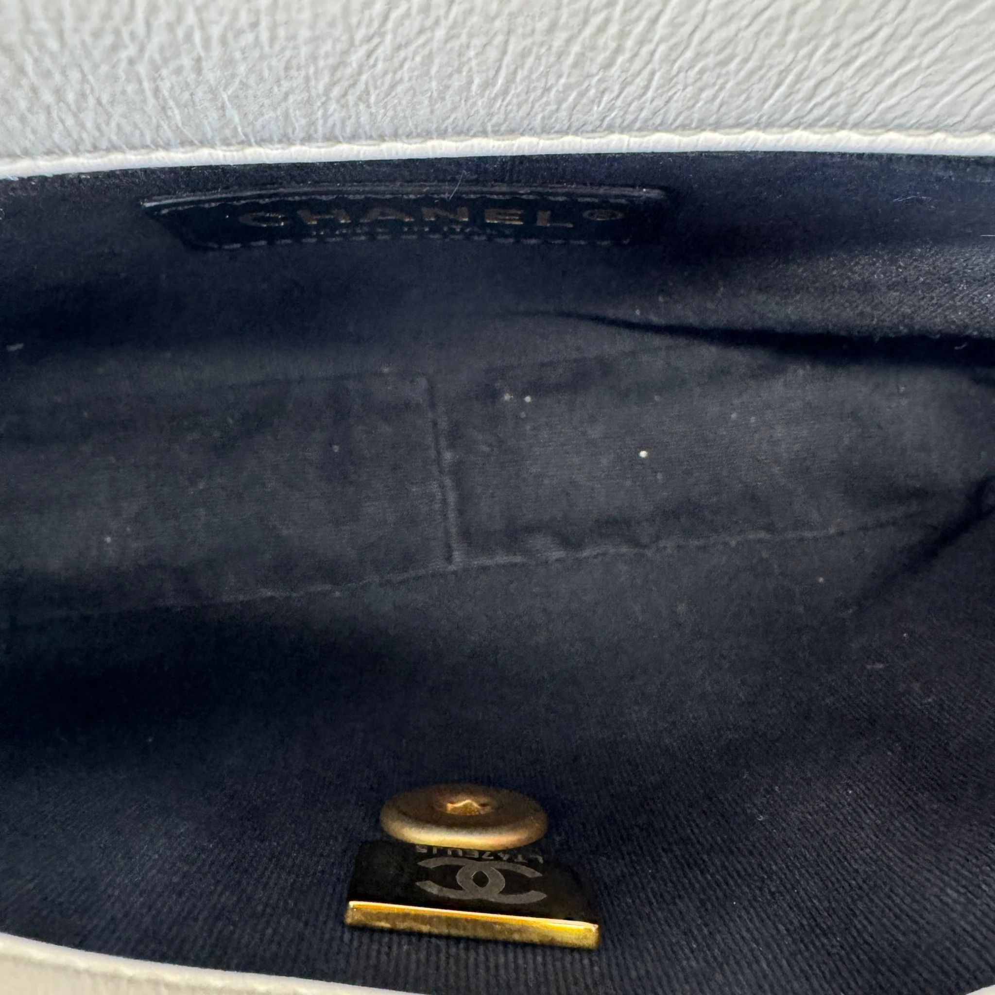 Women's Pearl Side Flap Bag White - Image 11