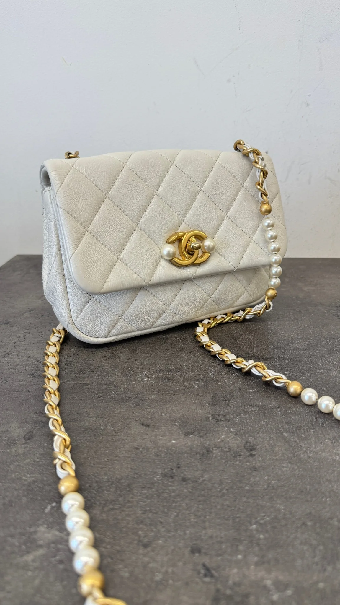 Women's Pearl Side Flap Bag White - Image 12