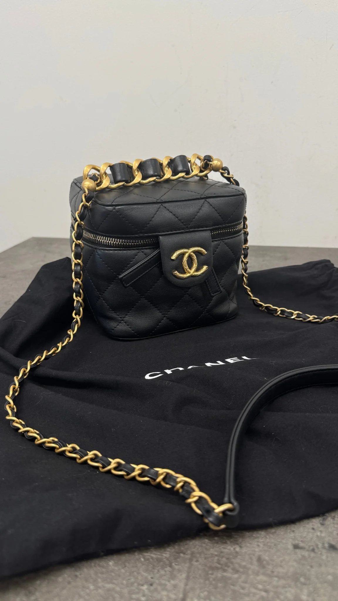 Women's Quilted Vanity Bag Black - Image 16