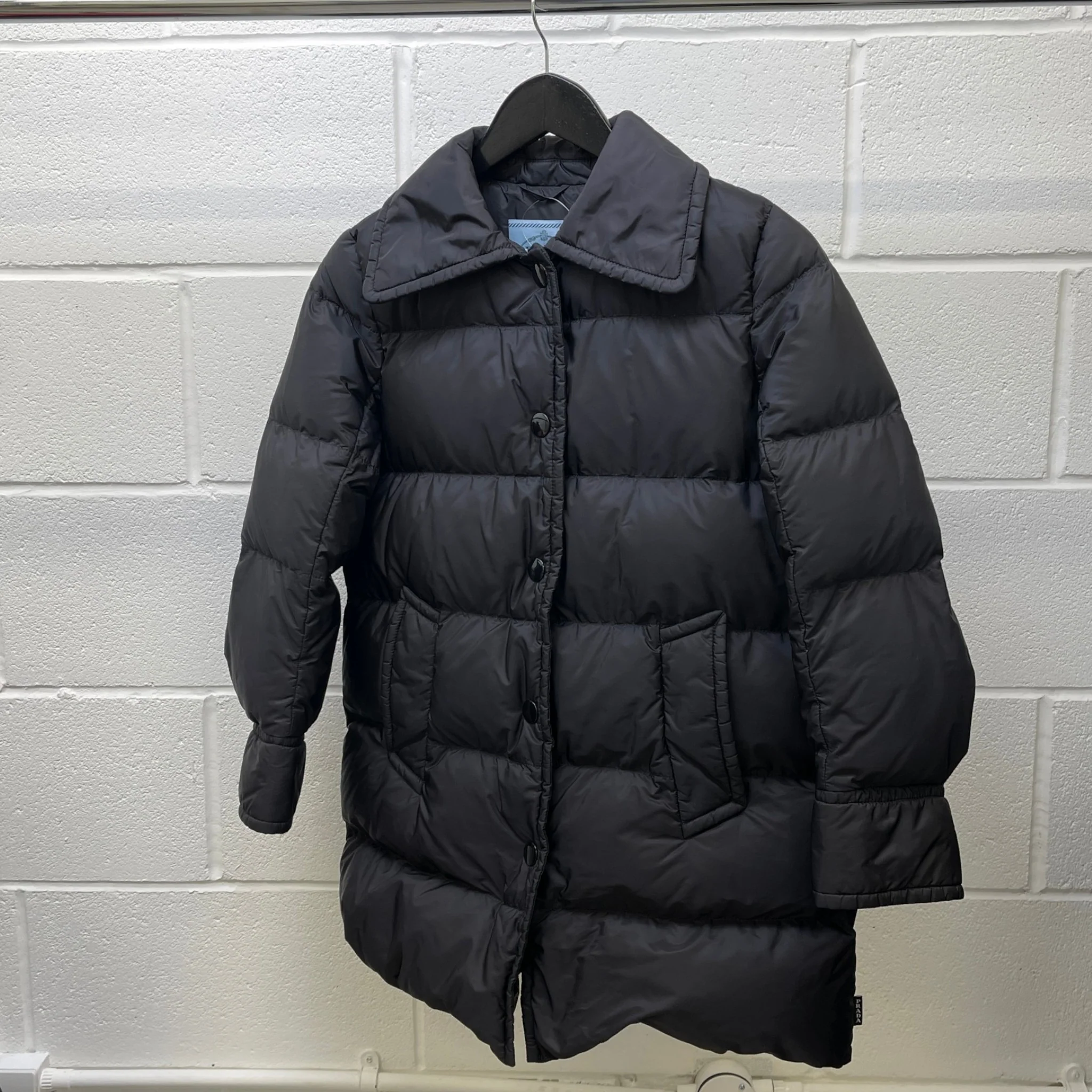 Women's Re-Nylon Tab Logo Puffer Down Jacket Black Size IT 38 / UK 6 - Image 8