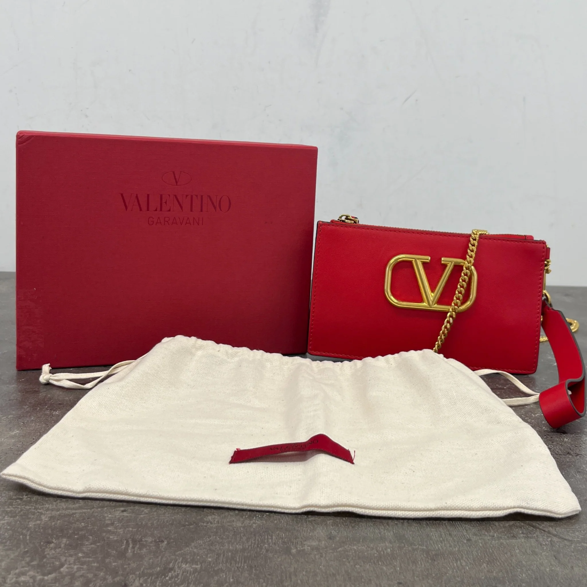 Women's Rouge Leather V Logo Chain Pouch Bag Red - Image 12