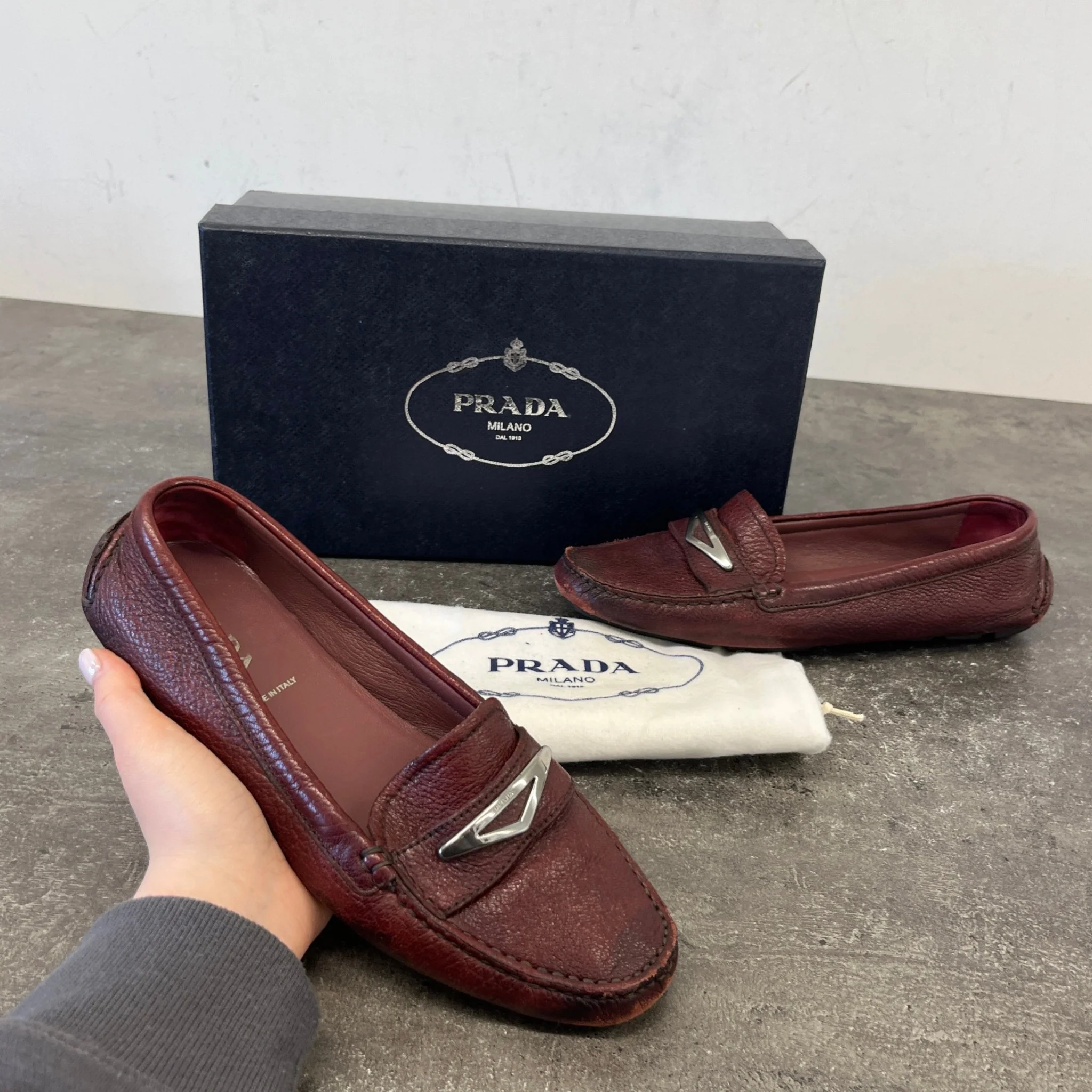 Women's Triangle Logo Loafers Burgundy Size EU 37 / UK 4 - Image 13